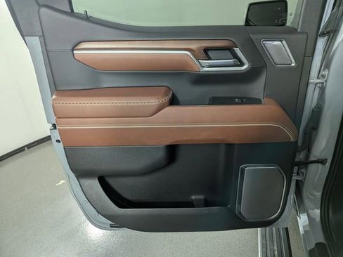 Used 2025 GMC Sierra 1500 Denali Ultimate image 18