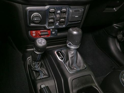 Used 2022 Jeep Wrangler Unlimited Rubicon 4xe w/ Cold Weather Group AWD/4WD image 36