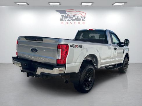 Used 2019 Ford F250 XL w/ STX Appearance Package AWD/4WD image 4