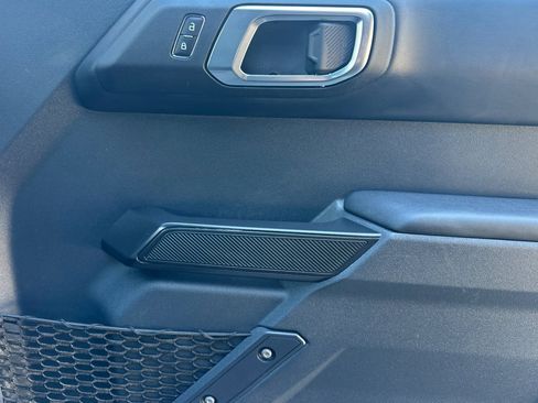 Used 2025 Ford Bronco Outer Banks image 21