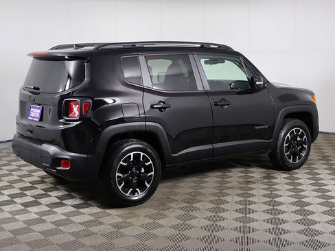 Used 2023 Jeep Renegade Latitude image 8