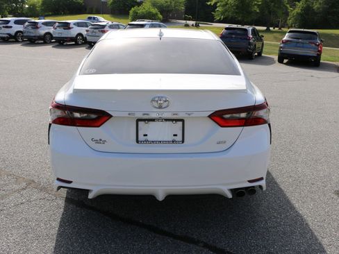 Used 2023 Toyota Camry SE w/ Convenience Package FWD image 4