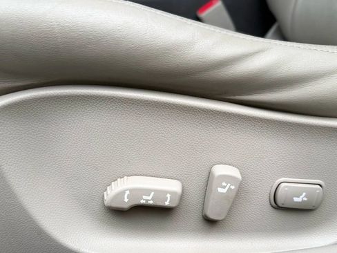 Used 2009 INFINITI G37 Journey w/ Premium Pkg image 26