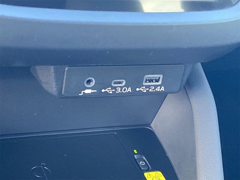 Used 2025 Subaru Forester Limited image 25