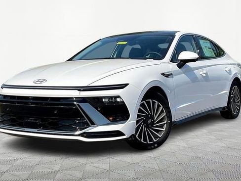 New 2025 Hyundai Sonata Limited image 2