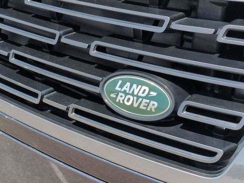 Used 2025 Land Rover Range Rover SE AWD/4WD image 11