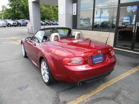 Used 2010 MAZDA MX-5 Miata Grand Touring w/ Premium Pkg RWD image 6