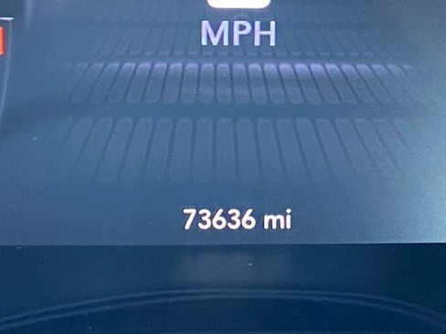 Used 2021 Dodge Challenger SXT image 15