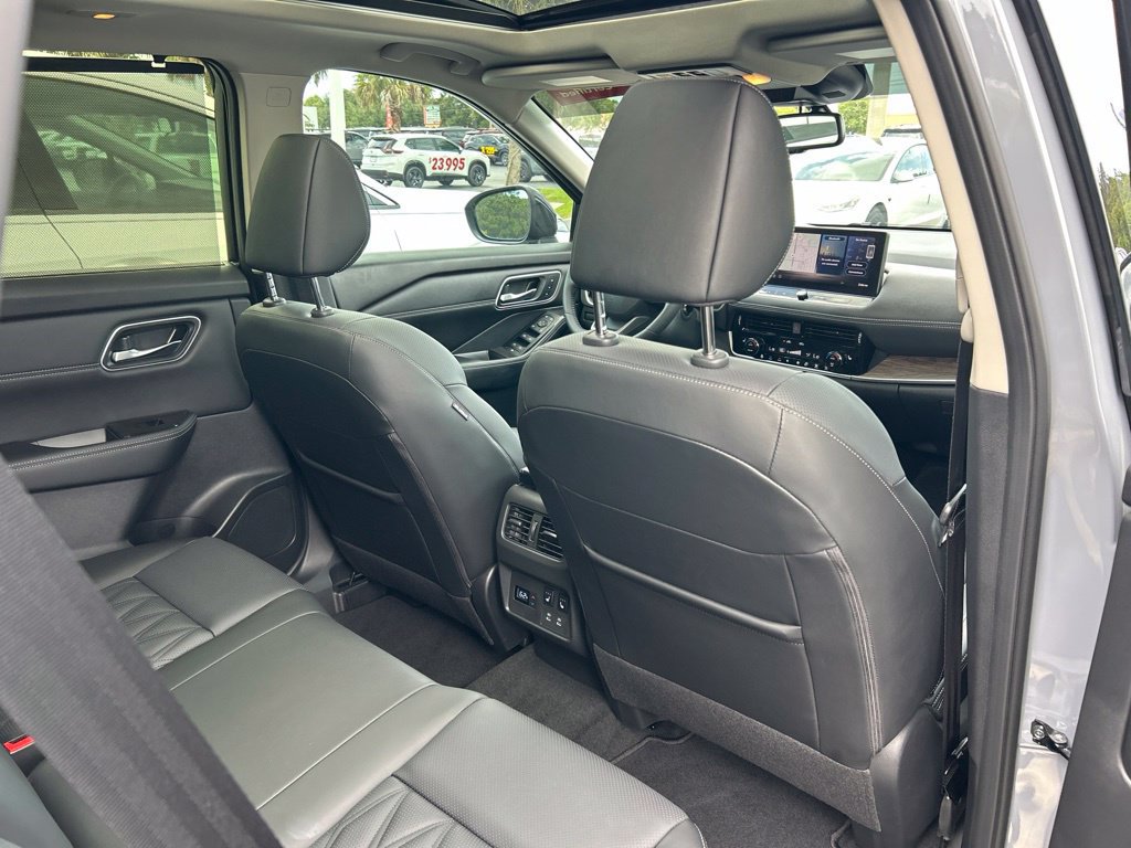 Certified 2026 Nissan Rogue Platinum w/ Platinum Premium Package AWD/4WD image 50
