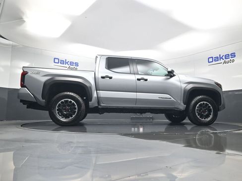 Used 2025 Toyota Tacoma TRD Off-Road AWD/4WD image 45