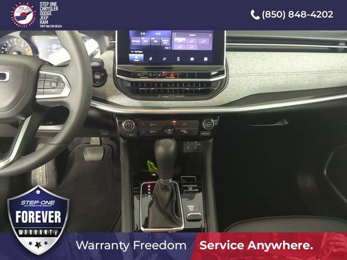 Used 2024 Jeep Compass Latitude AWD/4WD image 24