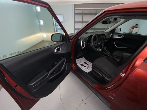 Used 2021 Kia Soul LX FWD image 11