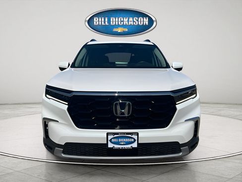Used 2025 Honda Pilot Touring image 2