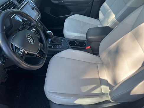 Used 2018 Volkswagen Tiguan SE image 15