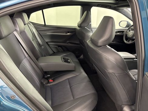 Used 2025 Toyota Camry XSE image 36