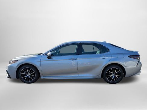 Used 2023 Toyota Camry SE w/ Cold Weather Package AWD/4WD image 7