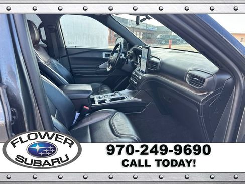 Used 2020 Ford Explorer Platinum w/ Premium Technology Package AWD/4WD image 9