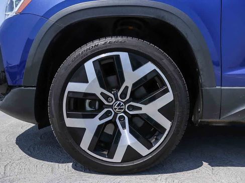 Used 2022 Volkswagen Taos SEL AWD/4WD image 11