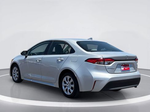 Used 2025 Toyota Corolla LE FWD image 3