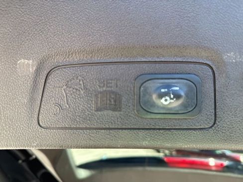 Used 2017 Lincoln MKC Reserve w/ Lincoln MKC Climate Package image 19