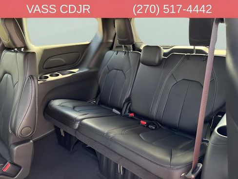 New 2026 Chrysler Pacifica Select FWD image 28