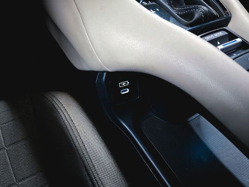 Certified 2024 Honda HR-V LX image 30