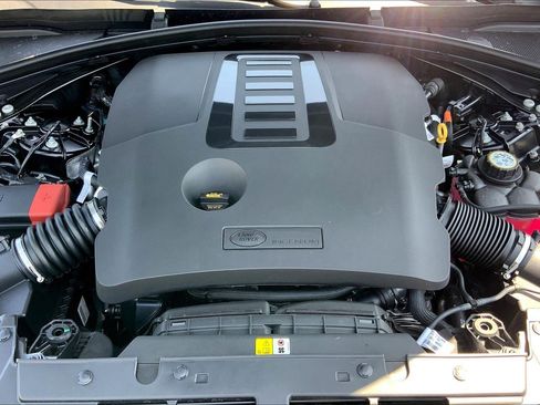 New 2026 Land Rover Range Rover Velar Dynamic SE image 9