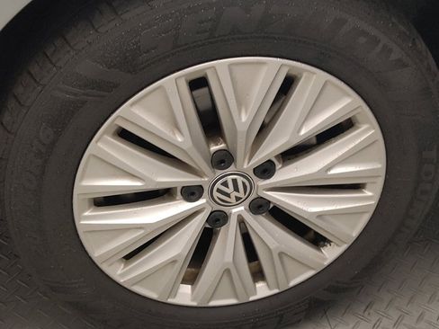 Used 2020 Volkswagen Jetta SE image 31