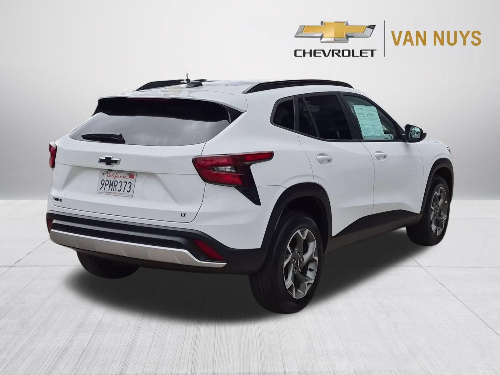 Used 2025 Chevrolet Trax LT w/ LPO, Blackout Package FWD image 5