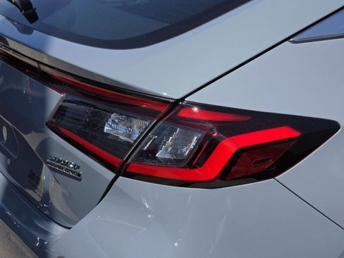 Used 2023 Honda Civic Sport Touring image 6