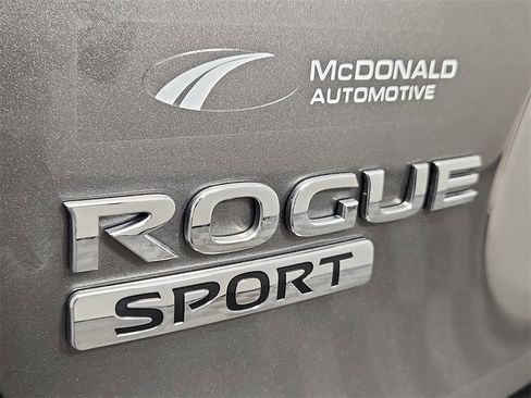 Used 2022 Nissan Rogue Sport S image 8
