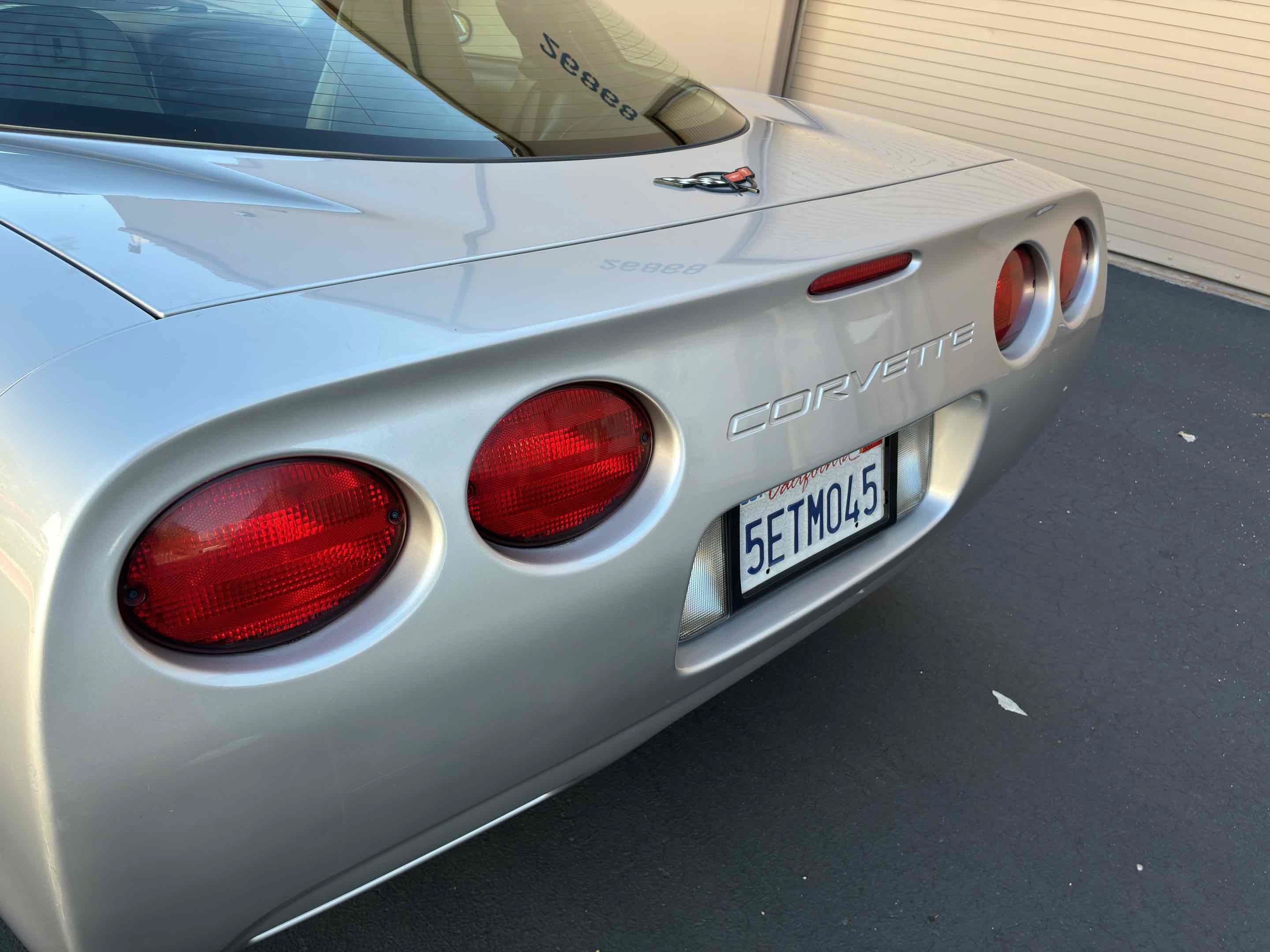 Used 2004 Chevrolet Corvette Coupe w/ Preferred Equipment Group RWD image 11