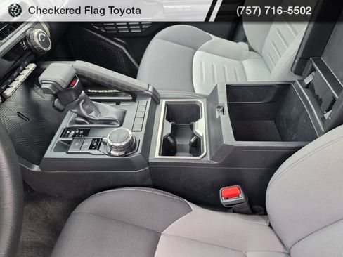 Used 2025 Toyota Tacoma TRD Sport AWD/4WD image 35