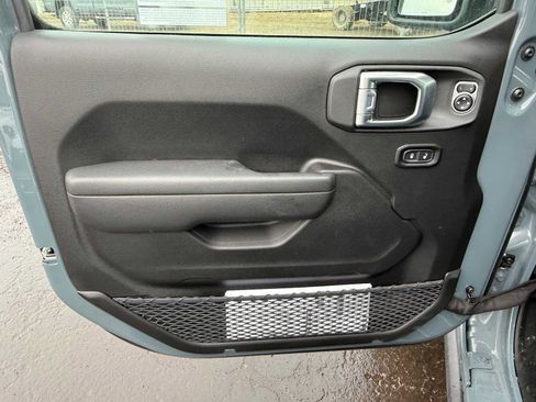 New 2026 Jeep Gladiator Mojave w/ Safety Group image 6