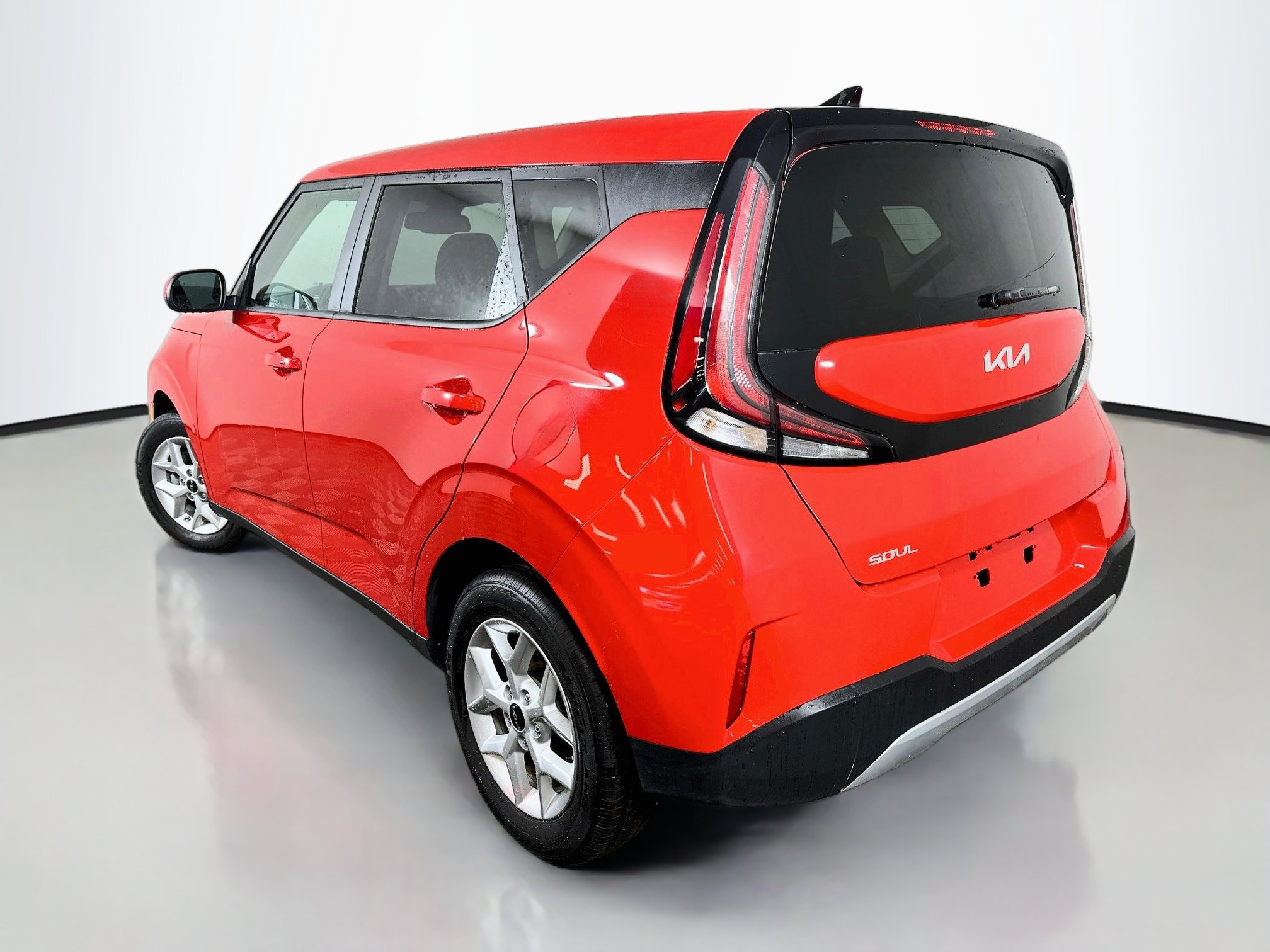 Used 2025 Kia Soul S FWD image 5