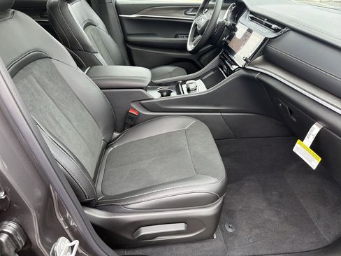 New 2026 Jeep Grand Cherokee L 2WD image 16