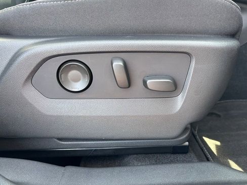 Used 2021 Buick Envision Essence w/ Technology Package I FWD image 24