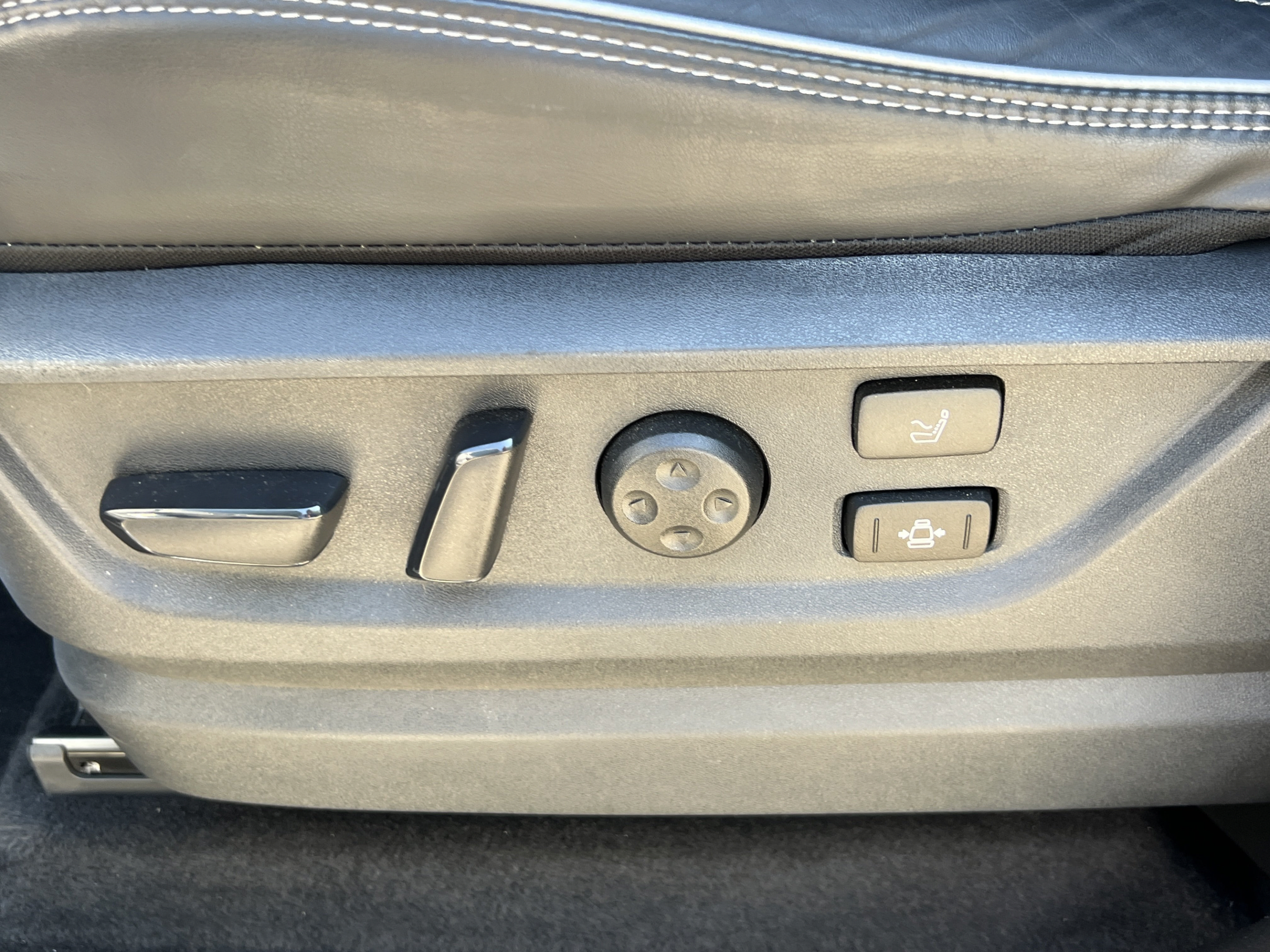 Used 2025 INFINITI QX80 Autograph AWD/4WD image 10