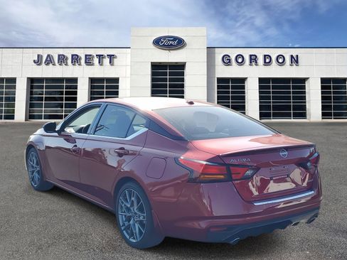 Used 2023 Nissan Altima 2.0 SR image 3