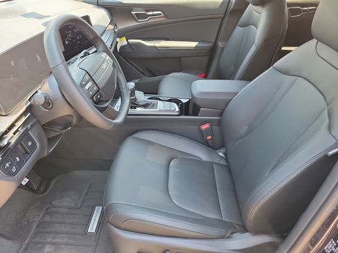 New 2026 Kia Sportage SX image 3