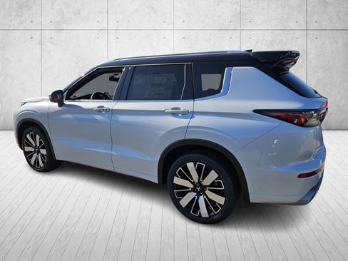 New 2026 Mitsubishi Outlander SEL image 5