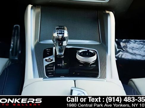 Used 2022 BMW X6 xDrive40i w/ Executive Package image 59