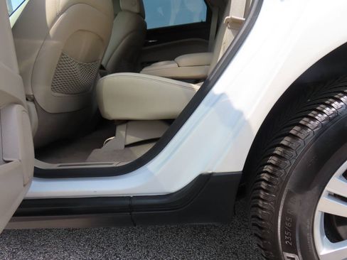 Used 2016 Cadillac SRX Luxury w/ Driver Awareness Package FWD image 13