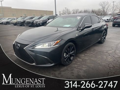 Used 2022 Lexus ES 300h F Sport image 1