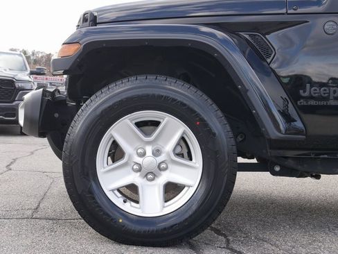 Used 2022 Jeep Gladiator Sport image 10