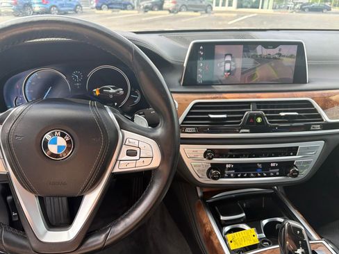 Used 2019 BMW 750i xDrive w/ Autobahn Package AWD/4WD image 12