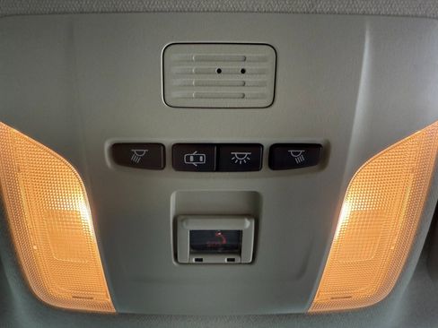 Used 2022 Toyota Corolla LE w/ Carpet Mat Package (TMS) image 39