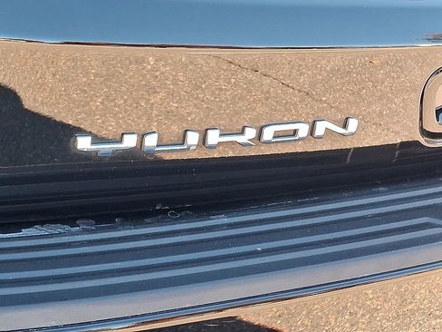 Used 2022 GMC Yukon XL Denali image 32