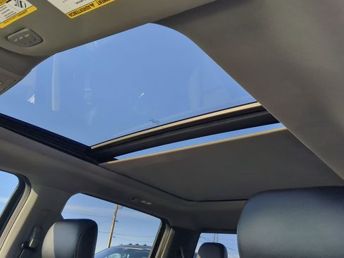 Certified 2021 Ford F450 Lariat w/ Lariat Ultimate Package image 18