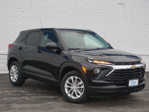 New 2026 Chevrolet TrailBlazer LS FWD image 3